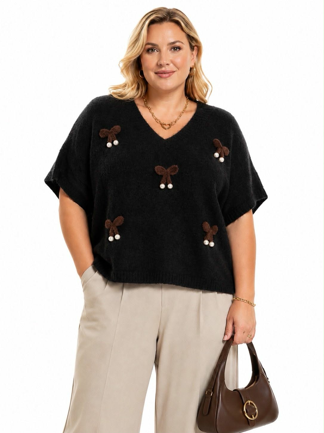 Pull Col V Maille Douce Nœuds Brodés Perles Nacrées