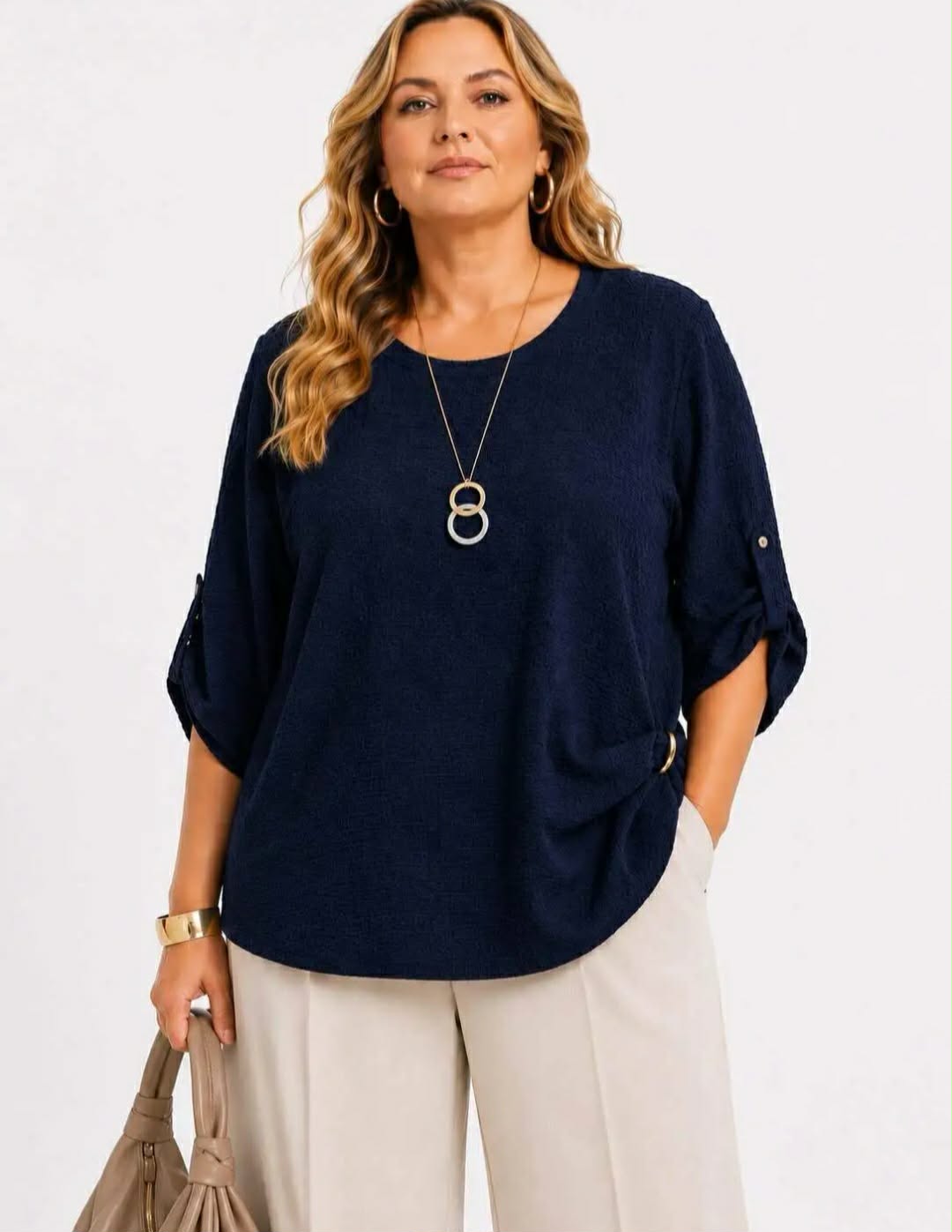 Top Oversize Col Rond Uni Texturé Manches 3/4 Retroussées Bouton Doré Ourlet Arrondi